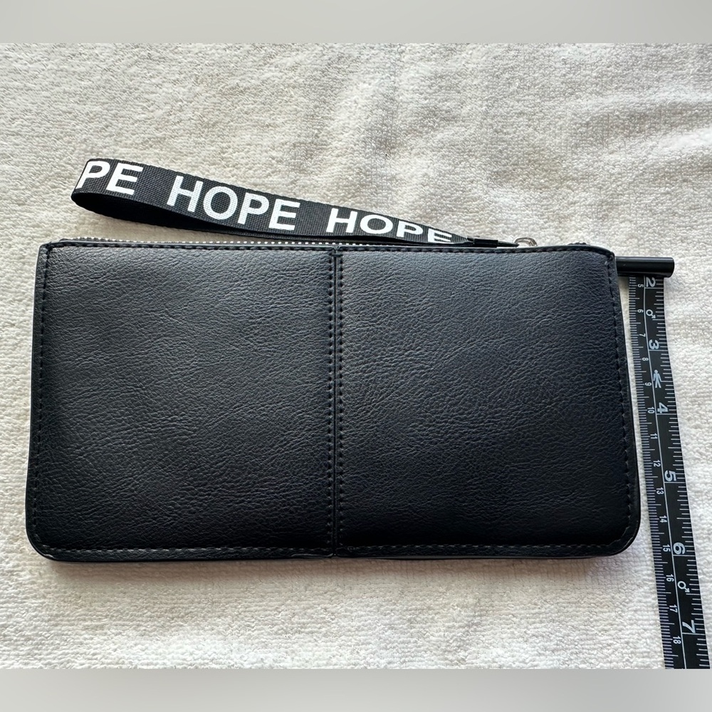 Wristlet - Picture 7 of 7